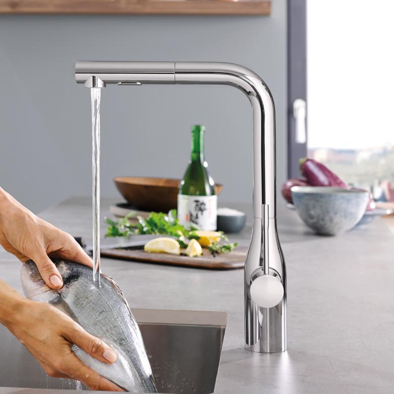 Смеситель кухонный Grohe Essence Foot Control сенсорный (30311000) фото